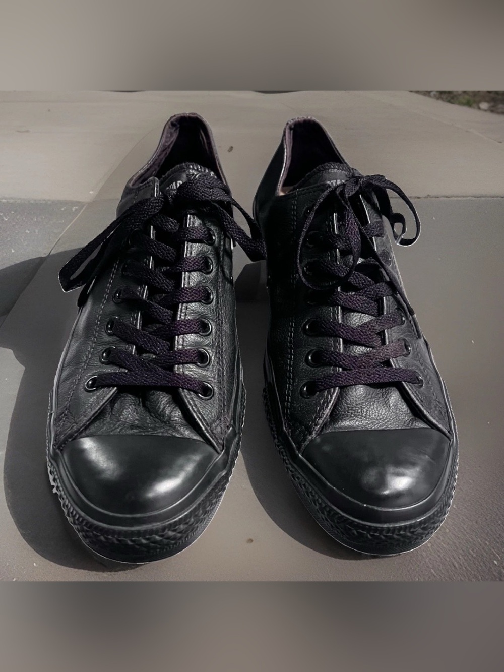Converse Chuck Taylor All Star Leather Low Top Sneakers Men’s 10 Womens 12 Black